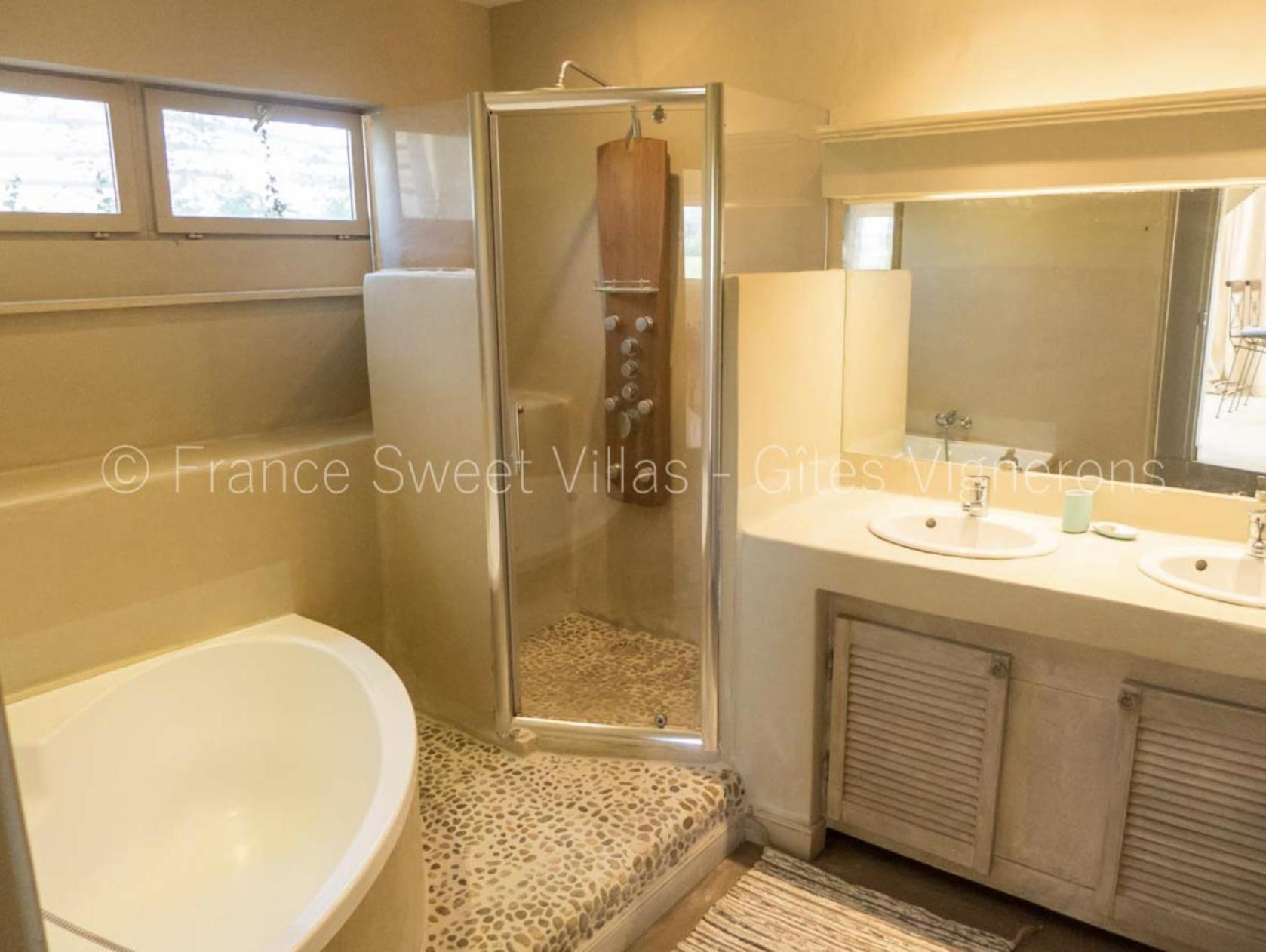Suite Ou Chambre Privee A La Forge Des Cypres Loupia Buitenkant foto